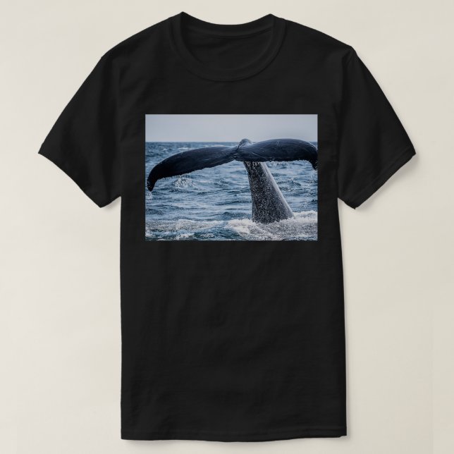 Camiseta La cola de ballena rota las olas (Diseño del anverso)
