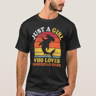 Camiseta La cosecha de peces tiburones es sólo un Chica que
