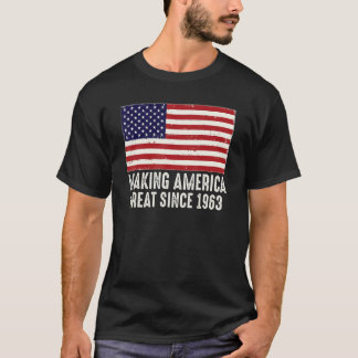 Camiseta La divertida bandera de los Estados Unidos en su c