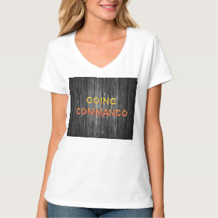 Camiseta La energía de SlipperyJoe's yendo en comando a bar