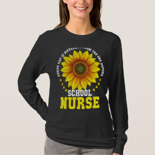 Camiseta La Enfermería Escolar Cada Día Es Diferente Del Dí