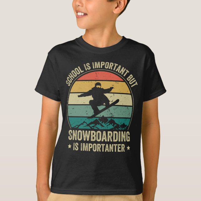 Camiseta La Escuela Es Importante Pero El Snowboard Es Impo (Anverso)