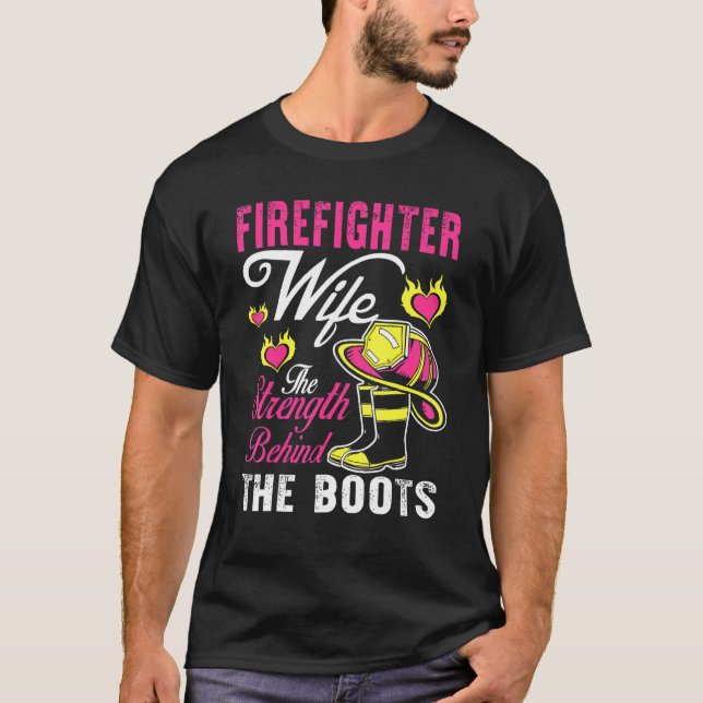 Camiseta La Esposa De La Bomba Detrás De La Mujer Del Hombr (Anverso)