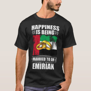 Camiseta La Felicidad Está Siendo Casada Con Un EAU