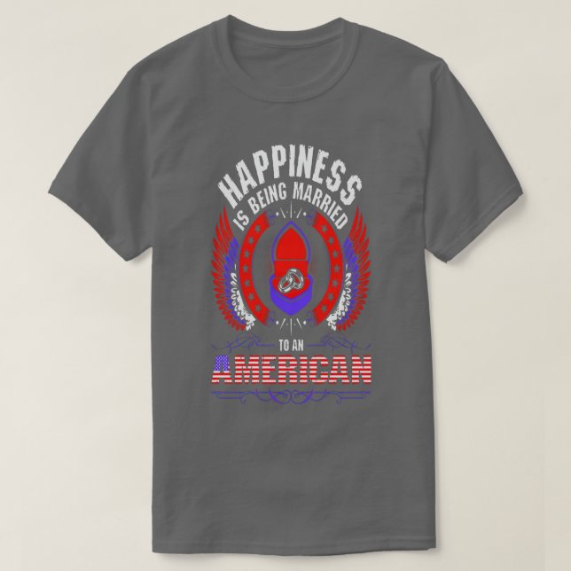 Camiseta La Felicidad Está Siendo Casada Con Un Golpe De Ca (Diseño del anverso)