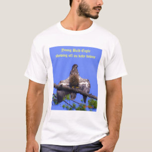 Camiseta La foto joven de Eagle calvo que muestra apagado