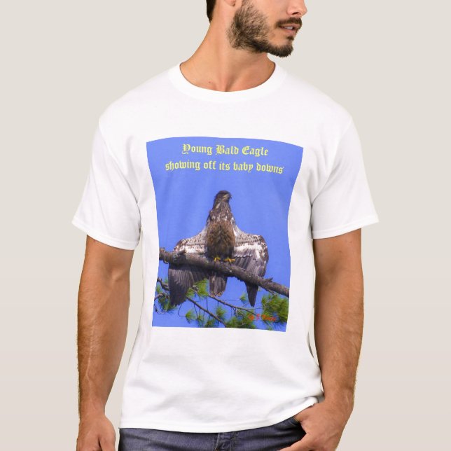 Camiseta La foto joven de Eagle calvo que muestra apagado (Anverso)