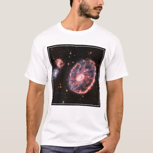 Camiseta La Galaxia Del Cartón Y Sus Galaxias Compañeras. (Anverso)