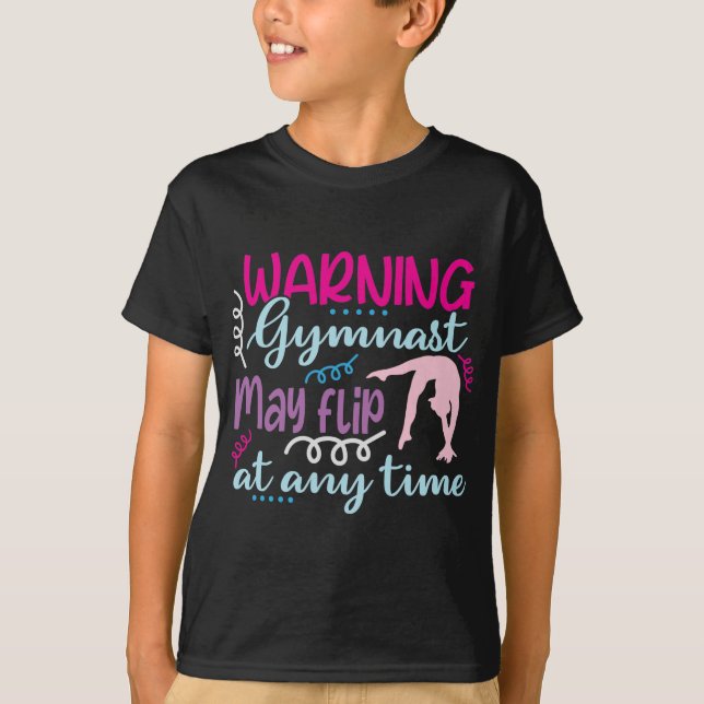 Camiseta La gimnasta de advertencia puede girar en cualquie (Anverso)