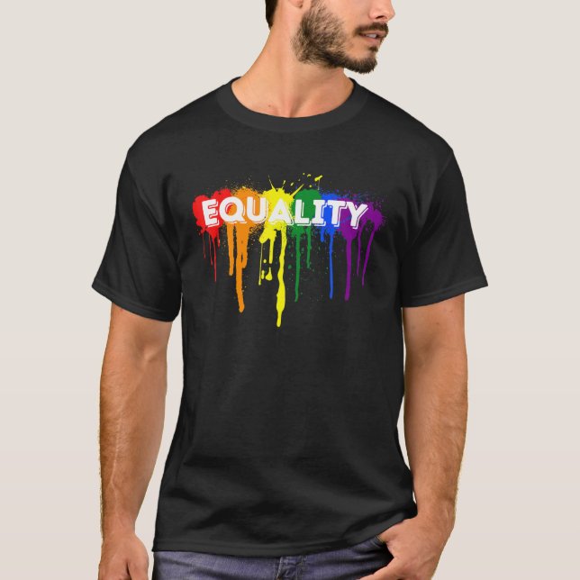 Camiseta La igualdad LGBTQ con la plataforma arcoiris (Anverso)