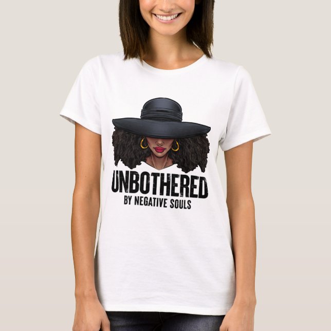 Camiseta La indiferente y triste Reina Negra Afroamericana (Anverso)