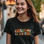 Camiseta La Inversión Retro Groovy Es Mi Opinión, Inversor<br><div class="desc">Groovy 'invertir es mi camiseta'. Hace un regalo fantástico para cualquiera que trabaje en inversiones financieras.</div>