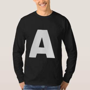 Camiseta La letra A mayúscula texto blanco liso negrita