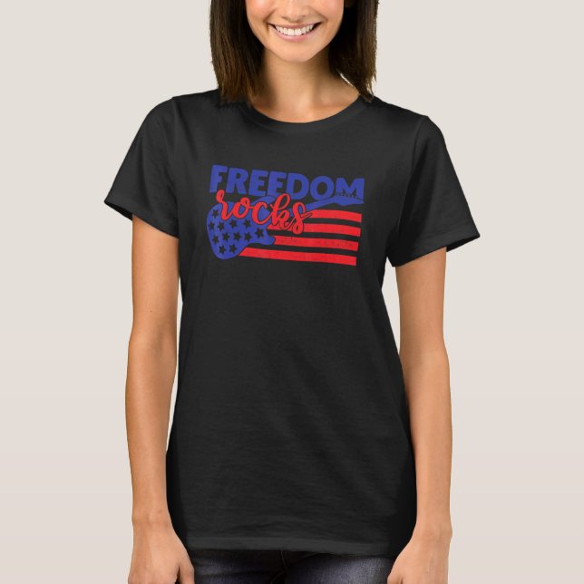 Camiseta La Libertad Rodea Al Músico Guitaris American 4 De (Anverso)