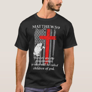 Camiseta La línea roja delgada de fuego cruza la biblia con