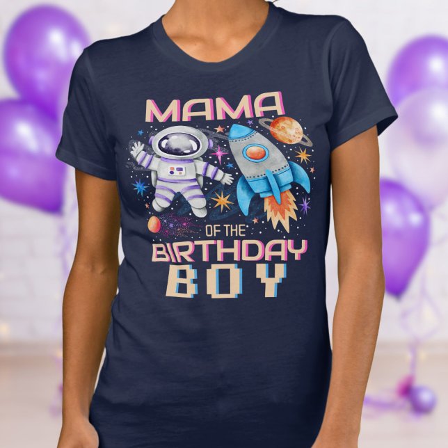 Camiseta La mamá del cohete de cumpleaños y el espacio astr (Mama of the Birthday Boy Rocket & Astronaut Space T-Shirt)