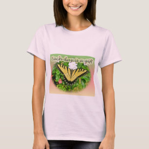 Camiseta La mariposa de cola tortuga de tigre cada día es u