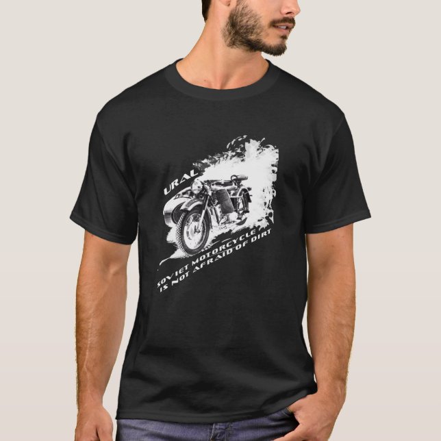 Camiseta La Motocicleta Ural Con Sidecar No Tiene Miedo De  (Anverso)