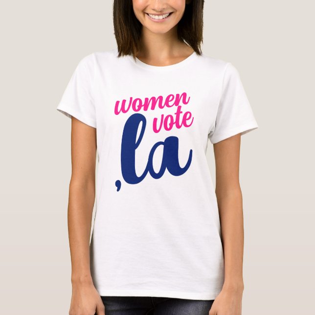 Camiseta ,la mujeres de Kamala votan texto azul rosado cali (Anverso)