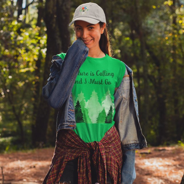 Camiseta La Naturaleza Está Llamando Y Debo Ir Con Árboles  (Subido por el creador)