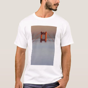 Camiseta La niebla atraviesa la bahía de San Francisco cubr