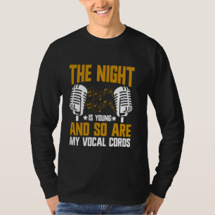 Camiseta La noche es joven y también lo son mis cables voca