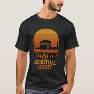 Camiseta La Órbita Espiritual - Tawaf Kaaba Atardecer Retro