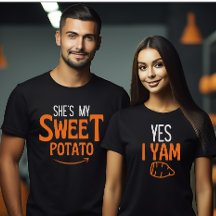 La pareja de Acción de Gracias de Halloween coinci