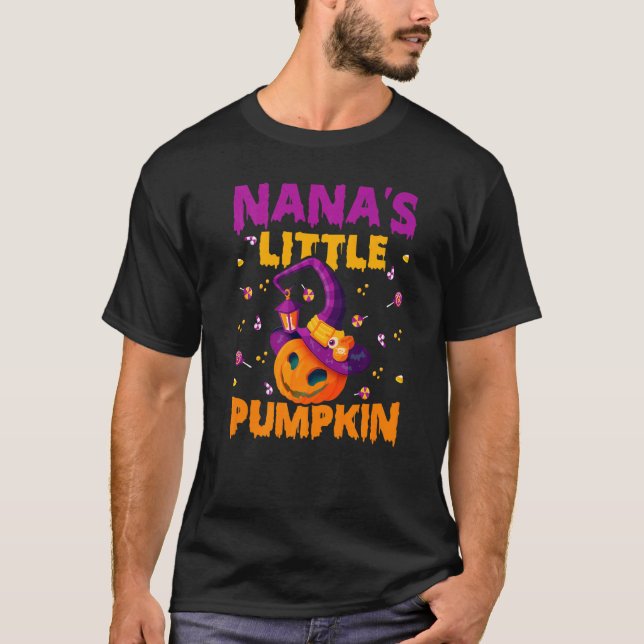 Camiseta La pequeña calabaza de Nana disfrazada de bruja (Anverso)