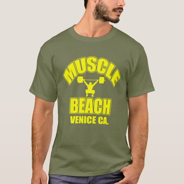 CAMISETA LA PLAYA DEL MÚSCULO SE DIVIERTE EL ENGRANAJE POR (Anverso)