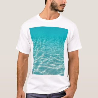 Camiseta La Playa Maldiva Refleja Las Hermosas Vistas.