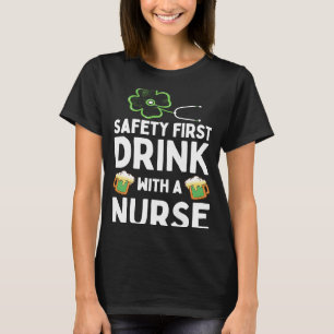 Camiseta La primera bebida de seguridad con una cerveza de