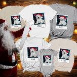Camiseta La primera cosecha navideña del perro con imágenes<br><div class="desc">Celebra la primera Navidad de tus crías con el estilo de la camiseta de la primera época de Navidad del perro con imágenes personalizadas. Esta camiseta personalizado muestra su foto favorita de perro mascota, lo que hace que sea un placer para ti sentimental que te gustará durante años. Con su...</div>