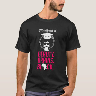 Camiseta La Reina Negra dominó la graduación de másters de 