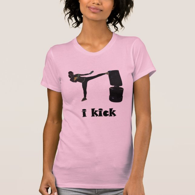 Camiseta La señora Kickboxer/yo golpea con el pie (Anverso)