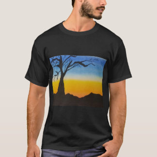 Camiseta La silueta de árbol en el atardecer