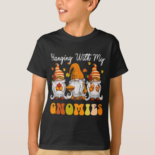 Camiseta La Temporada De Caída De Los Gnomes Cuelgan Con Mi (Anverso)