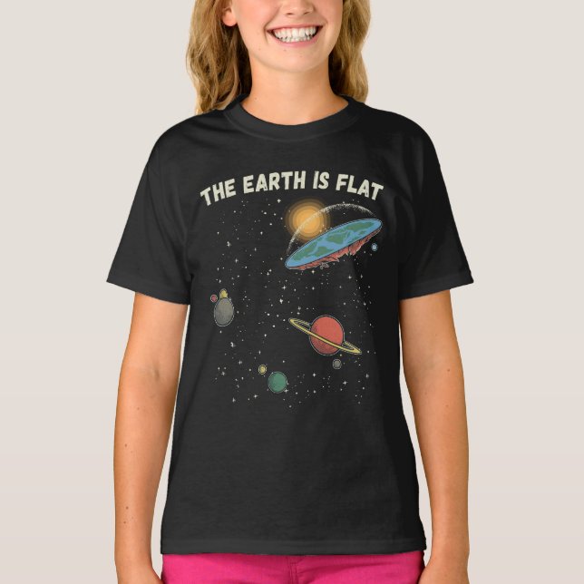 Camiseta La Tierra Es Una Teoría Llanamente Humorística (Anverso)