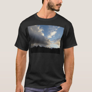 Camiseta La Tormenta Y El Sol Brillan De Luz Y Oscuridad.