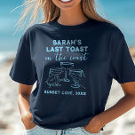 Camiseta La última tostada de la personalizado Bachelorette<br><div class="desc">Obtén albornoces de playa con nuestra camiseta personalizado 'Última tostada en la costa'! Perfecto para fiestas de soltera costeras,  este diseño personalizado hace que la celebración de la futura novia sea elegante y divertida. #BachelorettePartyVibes</div>