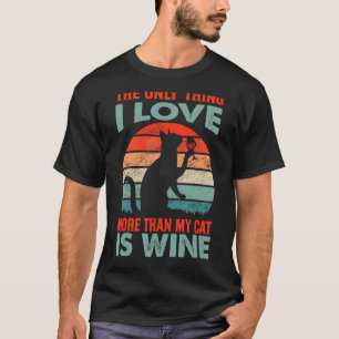 Camiseta La única cosa que amo más que a mi gato es el vino