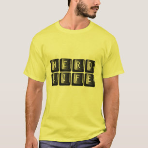 Camiseta La vida del empollón cierra el teclado de