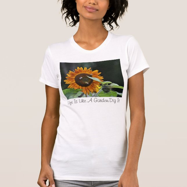 Camiseta La Vida Es Como Un Jardín (Anverso)