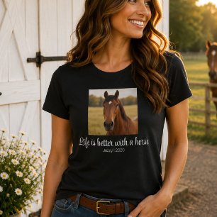 Camiseta La vida es mejor con un guión monograma de caballo
