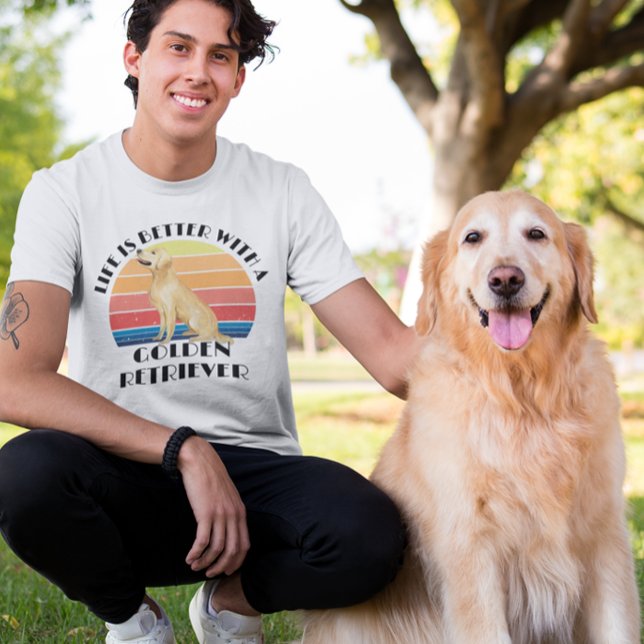 Camiseta La vida es mejor con un retro de Golden Retriever (Subido por el creador)