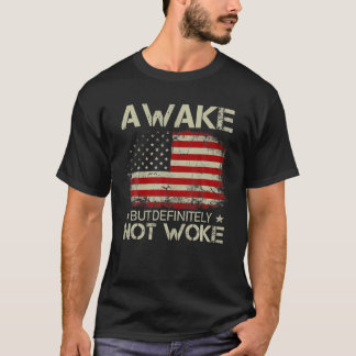 Camiseta La vieja bandera de los Estados Unidos está despie