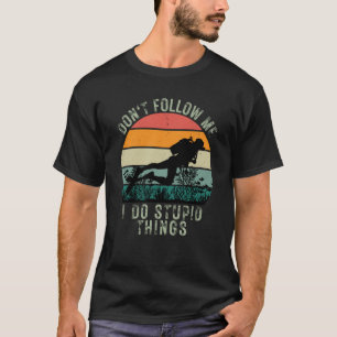 Camiseta La vieja puesta de sol no me sigue hago cosas estú