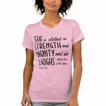 La visten en fuerza y dignidad