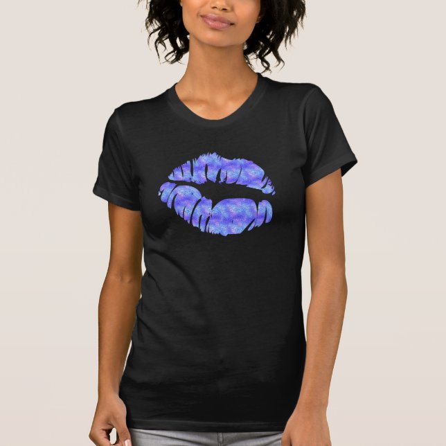 Camiseta Labios KISS Glam Metálico Purpura Irisado (Anverso)