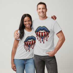 Camiseta Labios Patrióticos de Oro Falsamente Bordados